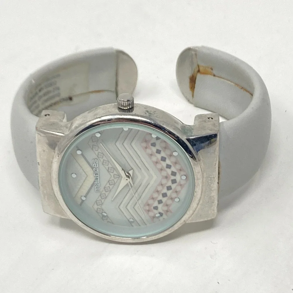Maurices Women's Watch Chevron Dial 33mm Silver Tone Cuff New Battery SMALL 6